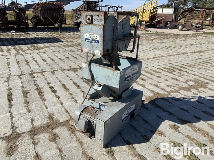 harveststore-wa-ro-matic-roller-mill-image-1