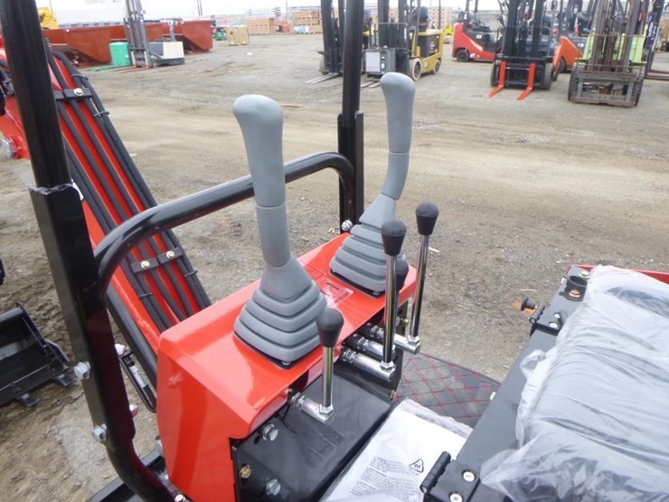 2025-vicsec-vc13-hydraulic-excavator-image-21