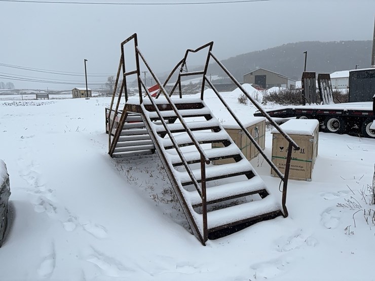 set-of-stairs-support-equipment-image-1