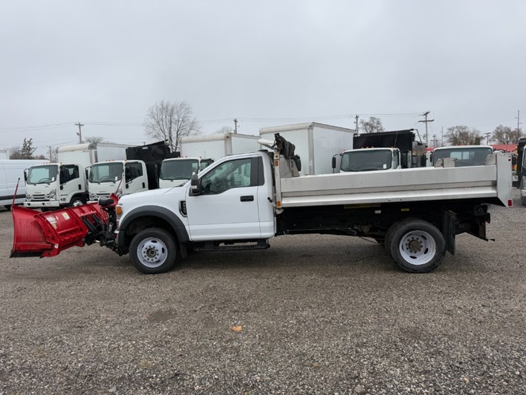 2022-ford-f550-image-6