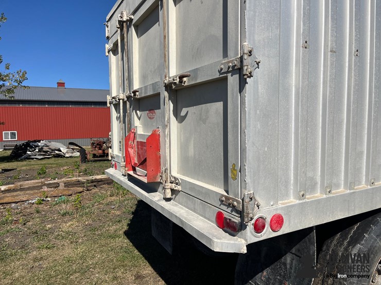 chevrolet-c65-image-16