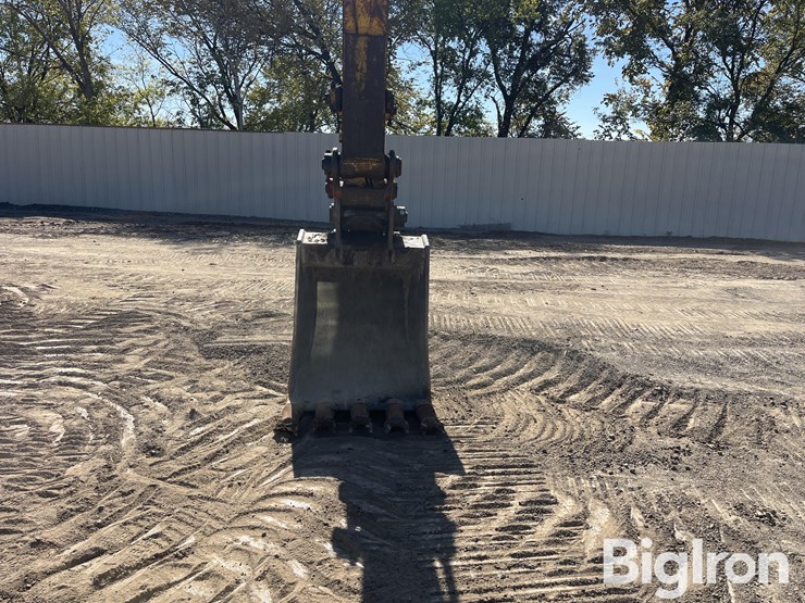 2011-komatsu-pc200-lc-8-image-15