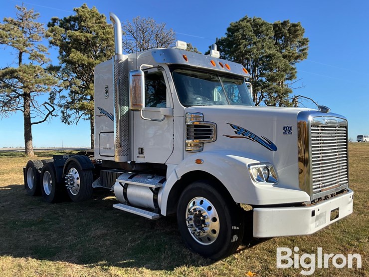 freightliner-122sd-image-3