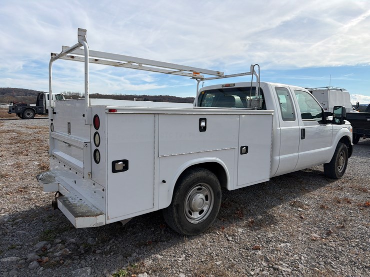 ford-f250-xl-image-4