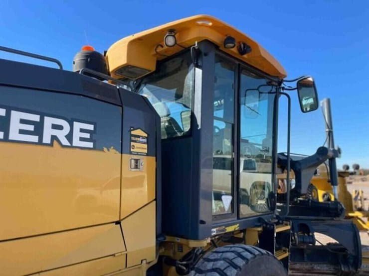 2018-deere-672g-image-19