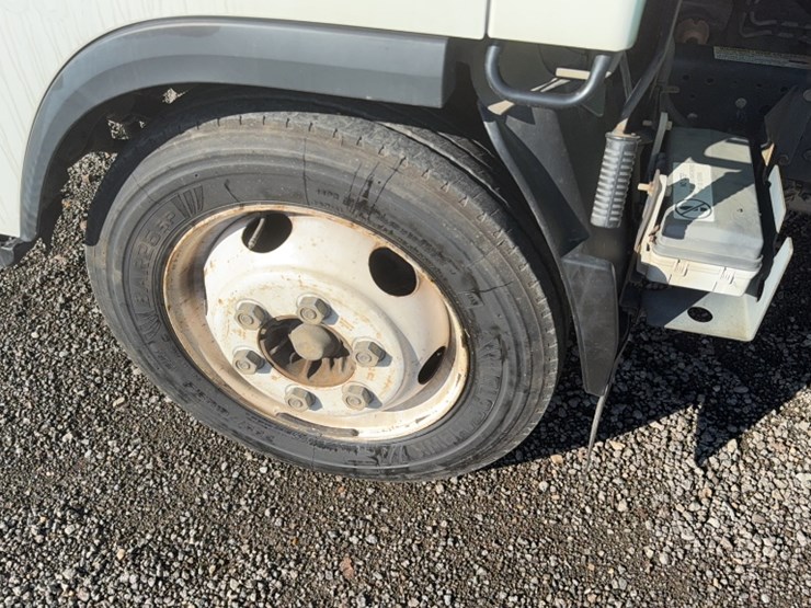 isuzu-npr-hd-image-11