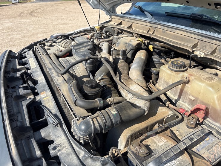 2015-ford-f550-image-18