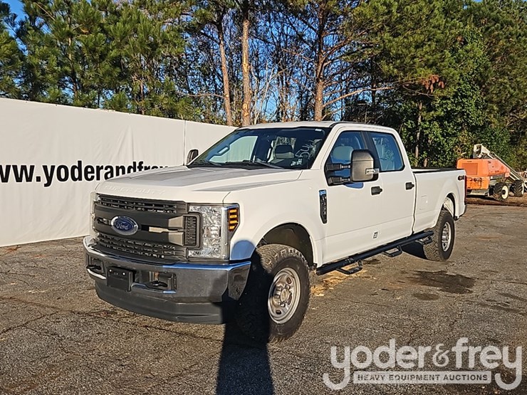 ford-f350-xl-image-1