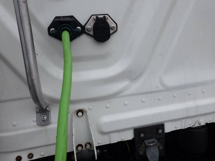 freightliner-cascadia-125-image-12