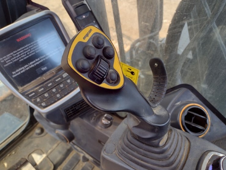 hyundai-hx140al-image-9