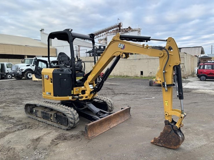 2022-caterpillar-302.7cr-image-2