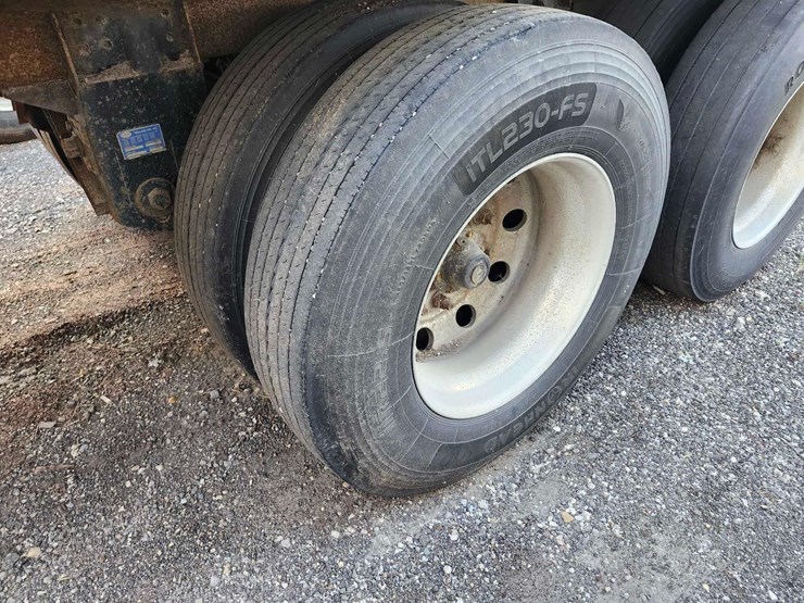 2010-wilson-hopper-bottom-image-7