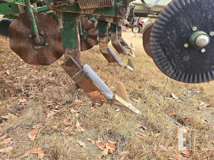 john-deere-1700-image-13