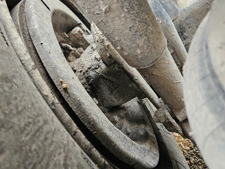 freightliner-columbia-112-image-91