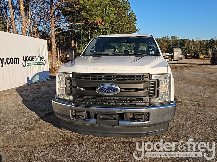 ford-f350-xl-image-7