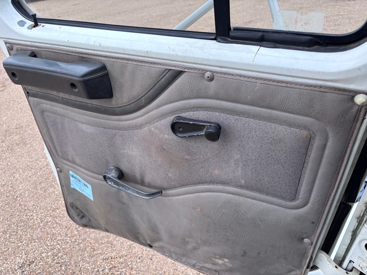 1997-international-4700-image-14