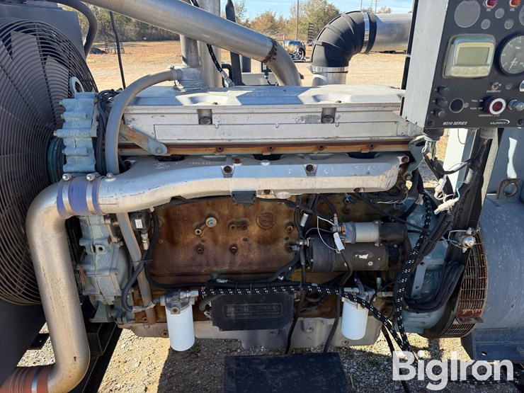 marathon-magnaplus-200kw-skid-mounted-diesel-generator-image-10