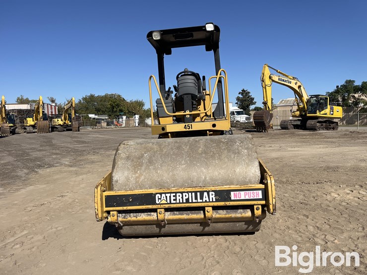 caterpillar-cs-423e-image-2