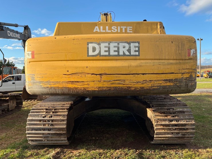 2005-john-deere-330cl-image-14