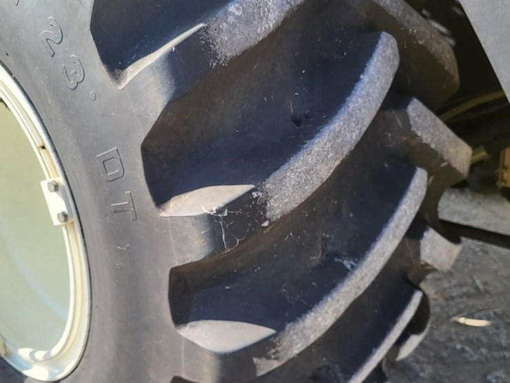 new-holland-cr9040-image-16