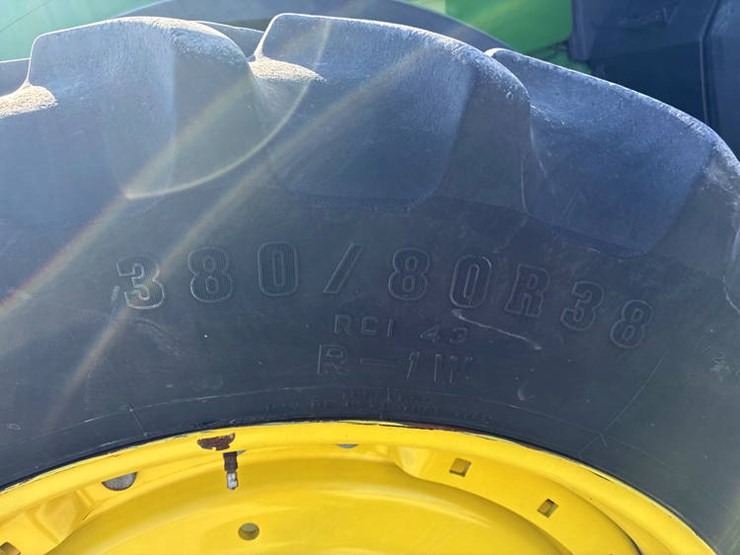 2014-john-deere-8295r-image-44