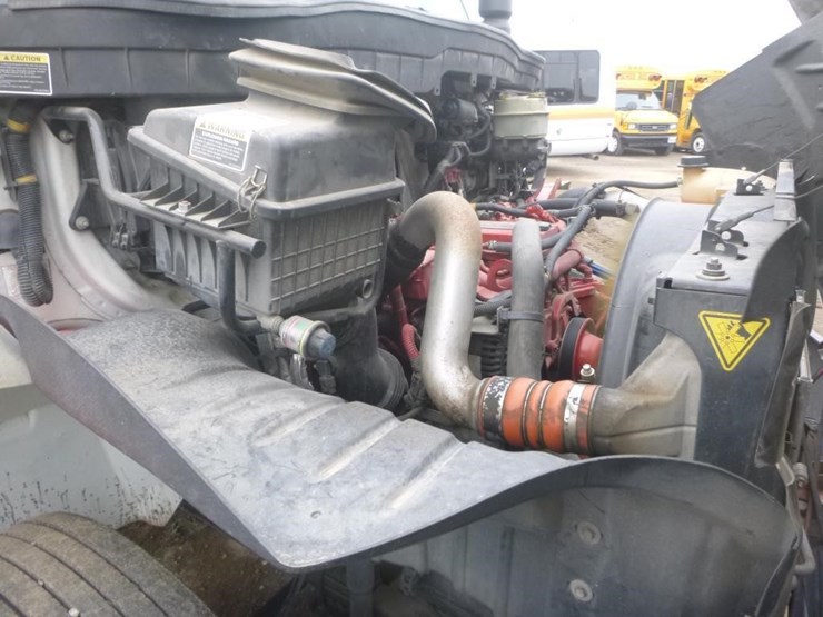 2019-international-durastar-4300-image-15