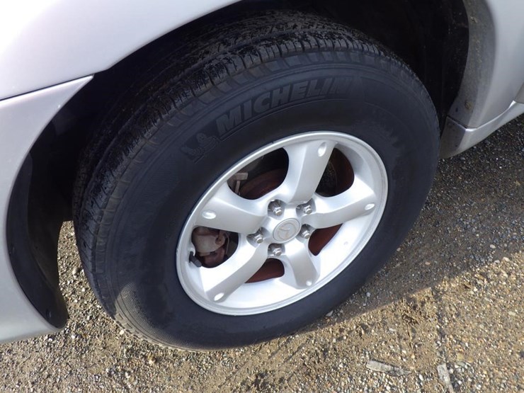 2005-mazda-tribute-image-13