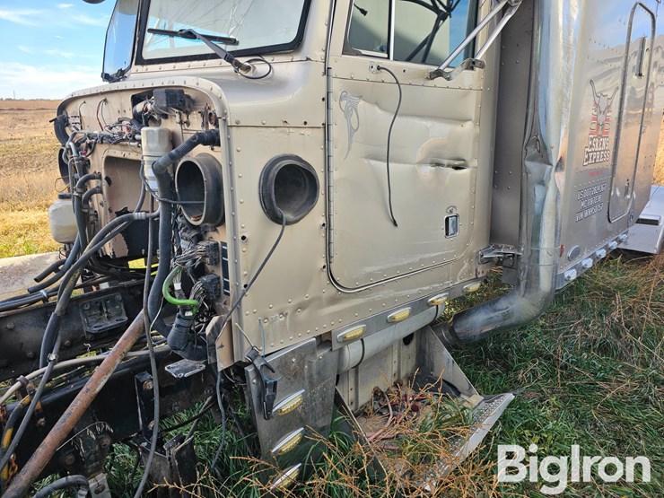 peterbilt-379-image-11