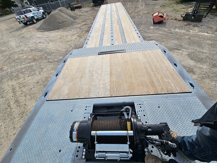 2025-landoll-440-image-23