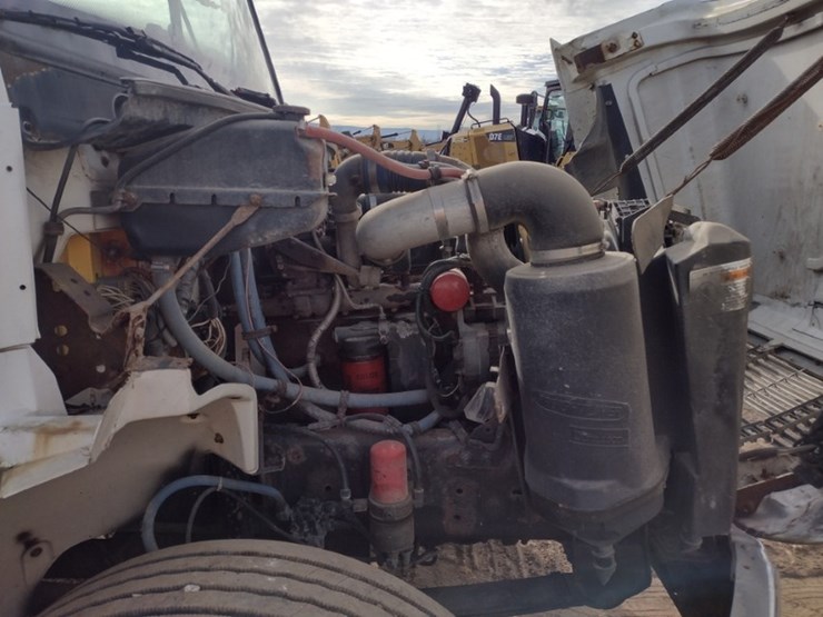 freightliner-fl70-image-23