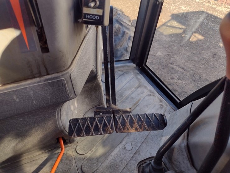 new-holland-4630-image-8