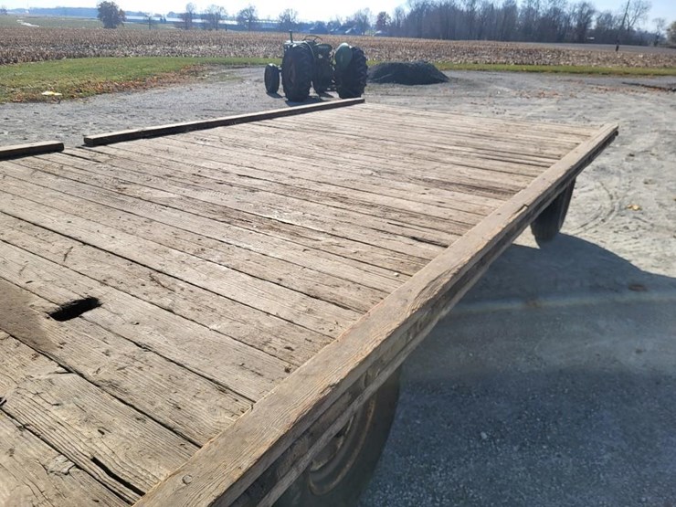 hay-wagon-w/running-gear-image-23