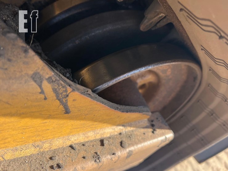 caterpillar-255-image-15