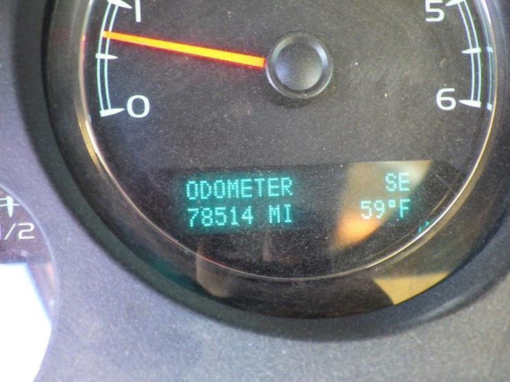 2014-chevrolet-tahoe-image-14