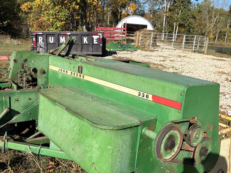 john-deere-336-image-4