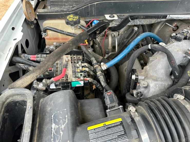 2017-chevrolet-3500hd-image-10