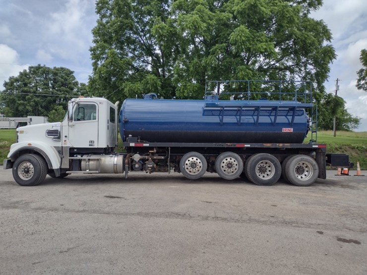 freightliner-122sd-image-1