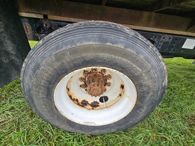 freightliner-fl70-image-71