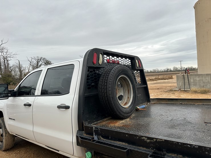 2017-chevrolet-3500hd-image-24