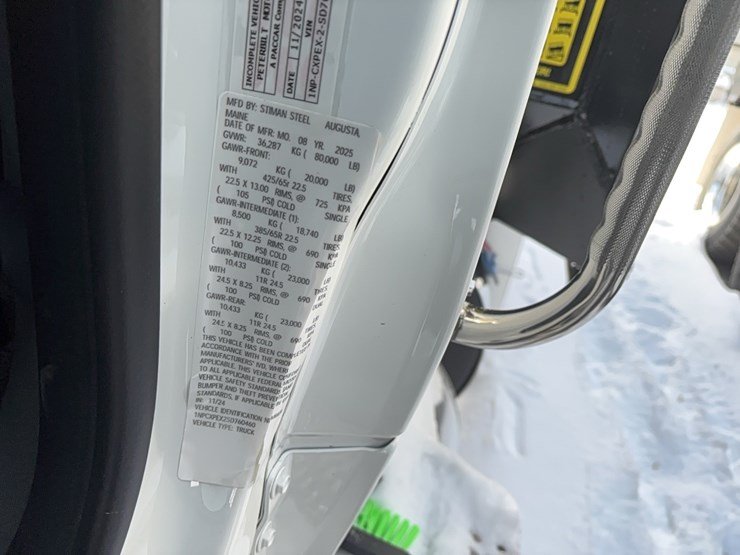 peterbilt-567-image-21