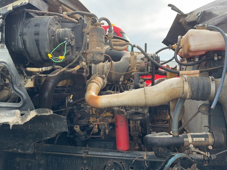 caterpillar-10-image-23