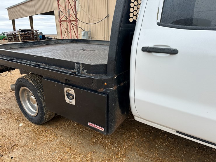 2017-chevrolet-3500hd-image-25