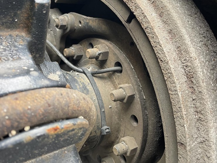 2009-peterbilt-386-image-35