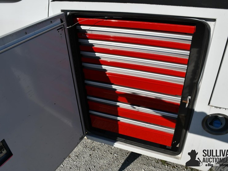 ford-f450-xl-image-17