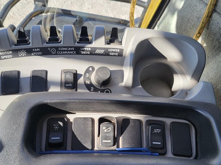 new-holland-cr9040-image-97