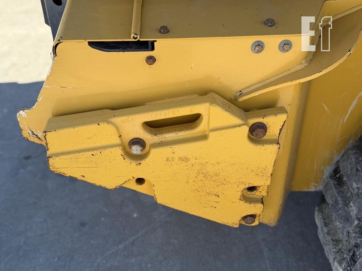 2017-deere-331g-image-24