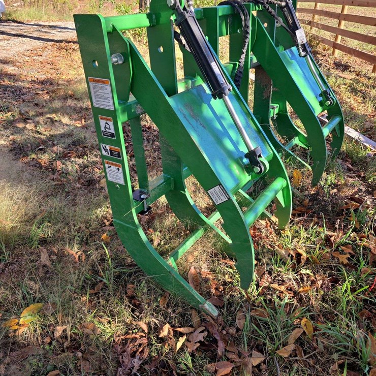 Frontier 78'' Heavy Duty Grapple Fork, Twin Cylinder, one cylinder needs rebuild or replaced, s/n- 1XFAV20GCP004036