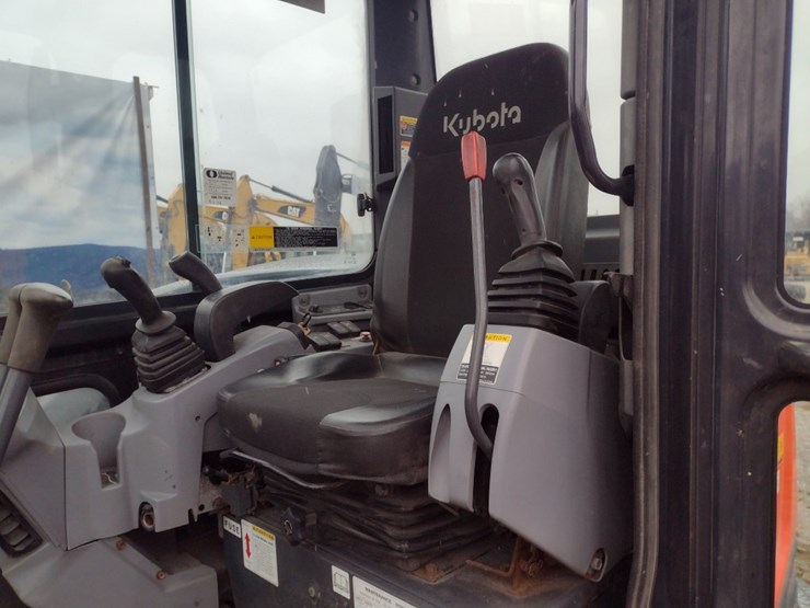 kubota-kx057-image-14