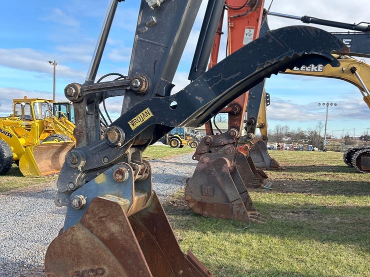 volvo-ec220el-image-7