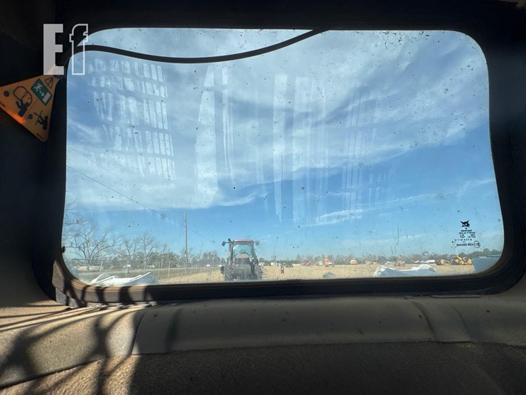 2016-bobcat-t550-image-32